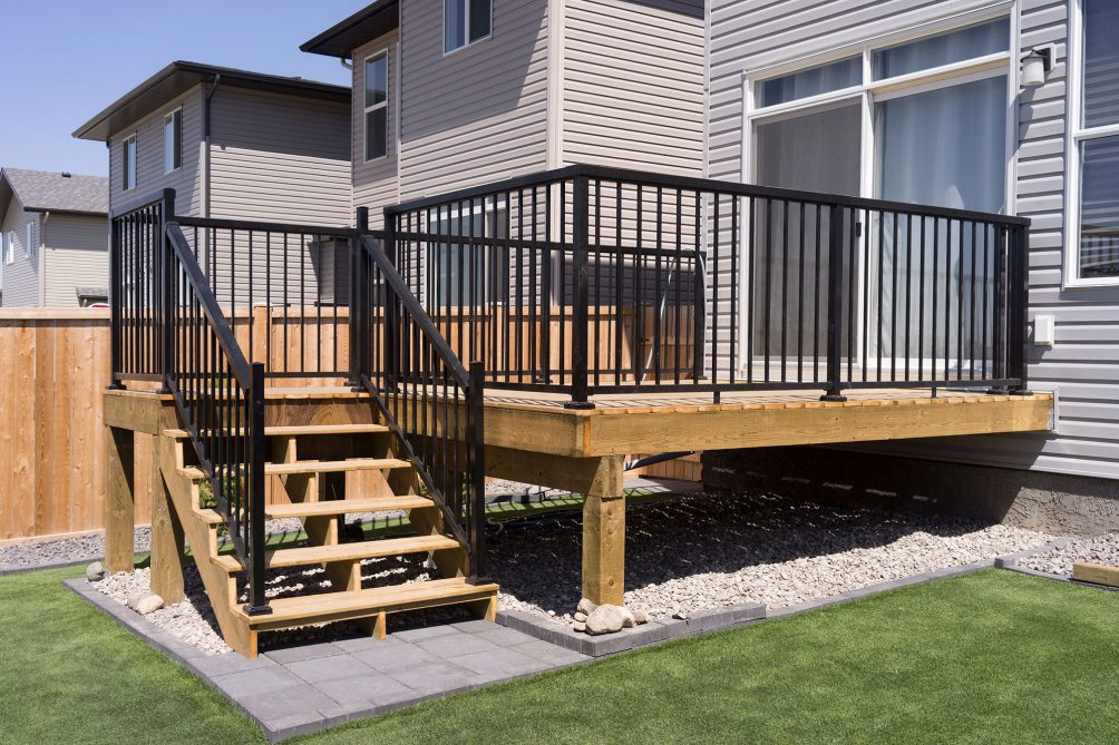 Deckfence2job2after-WEB-1004x669